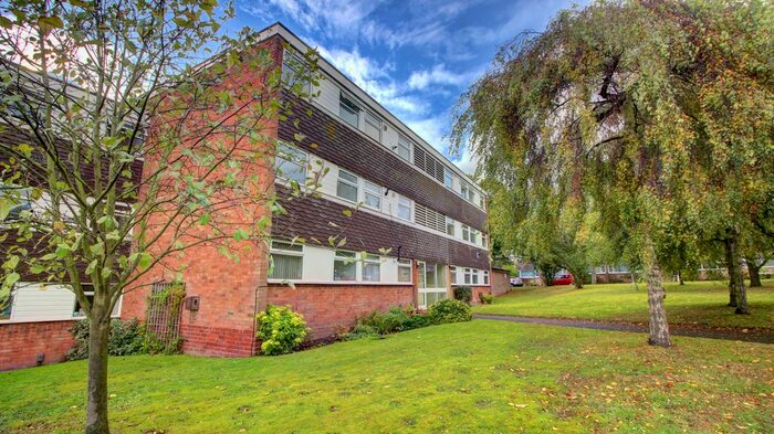 2 Bedroom Flat For Sale In Garrick Road, Lichfield, WS13