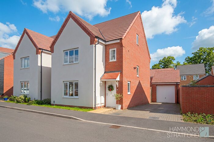 4 Bedroom Detached House For Sale In Dormouse Way, Hethersett, NR9