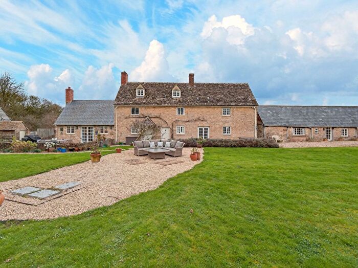 6 Bedroom Detached House For Sale In Warrens Cross, Lechlade, GL7