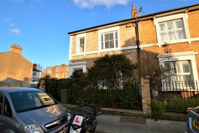 2 Bedroom Flat To Rent In Alpha Street, London, SE15