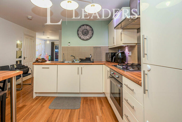 3 Bedroom Detached House To Rent In Barland Way, Aylesbury, HP18