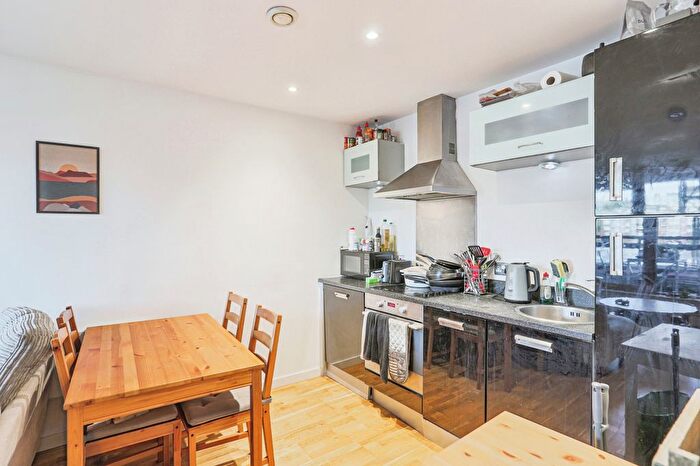 2 Bedroom Flat For Sale In Marsh Lane, Leeds, West Yorkshire, LS9