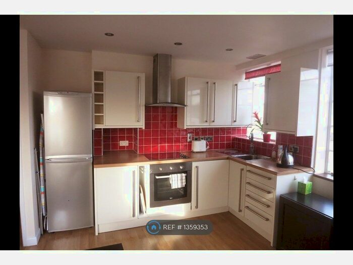 1 Bedroom Flat To Rent In Camden Road, London, NW1