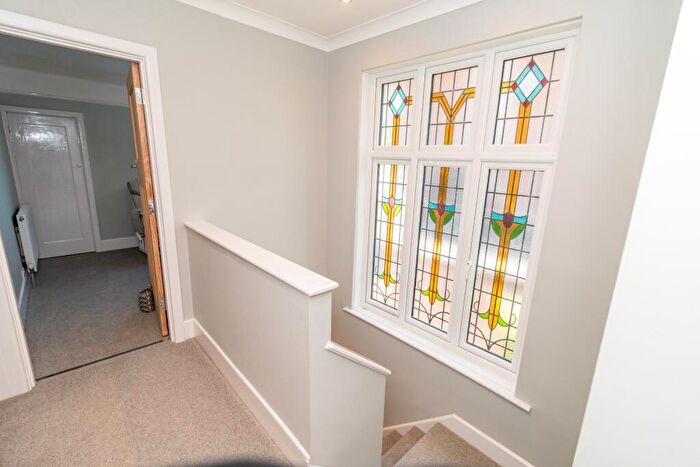 4 Bedroom Detached House For Sale In Bassett, Southampton, SO16