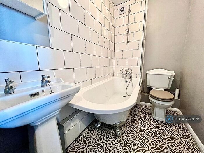 1 Bedroom Flat To Rent In Highview, London, SE18