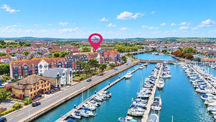 2 Bedroom Flat For Sale In Corscombe Close, Weymouth, DT4