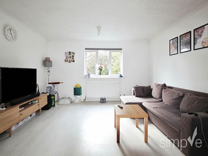 2 Bedroom Flat To Rent In Acer Avenue, Hayes, Middlesex, UB4