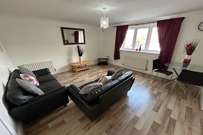 2 Bedroom Flat To Rent In Bridgewater Street, Sale, M33