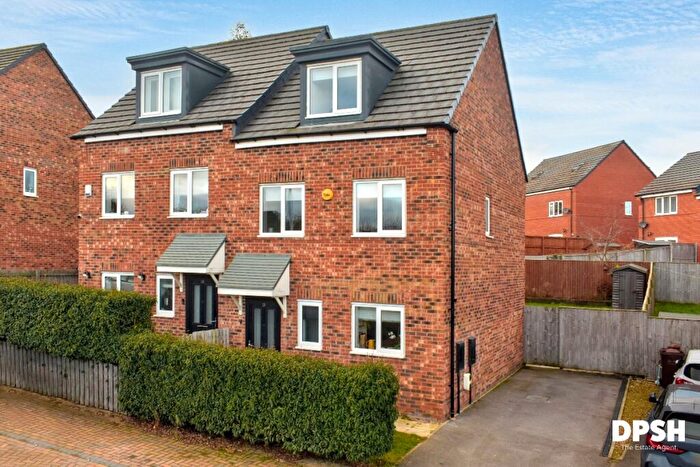 3 Bedroom Semi Detached House For Sale In Brandling Crescent, Leeds, LS10