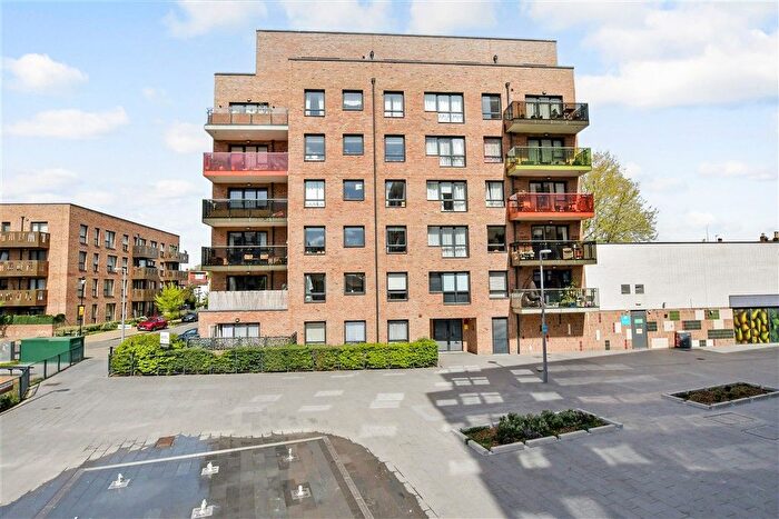 2 Bedroom Flat For Sale In Troubridge Square, Walthamstow, E17
