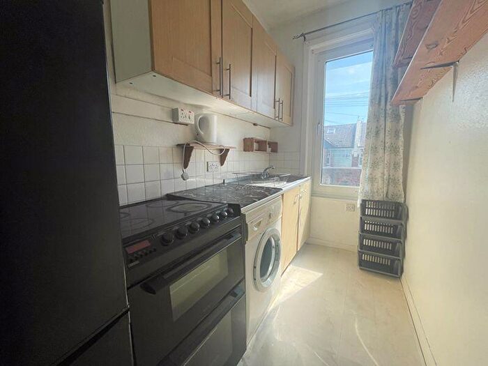 1 Bedroom Flat To Rent In De Montfort Road, Brighton, BN2