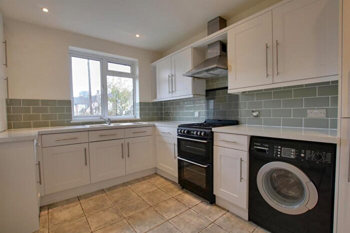 2 Bedroom Flat To Rent In Cranley Court, Beckenham Grove, Bromley, Kent, BR2