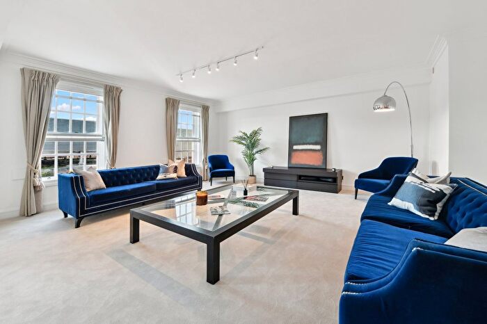 3 Bedroom Flat To Rent In New Hereford House, - Park Street, W1K
