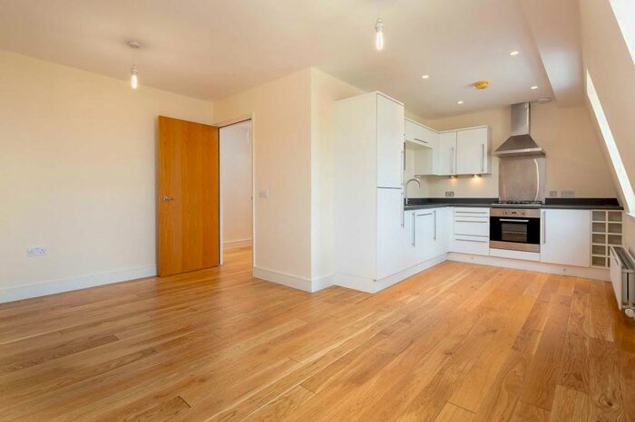 2 Bedroom Apartment To Rent In Southgate Street, BA1
