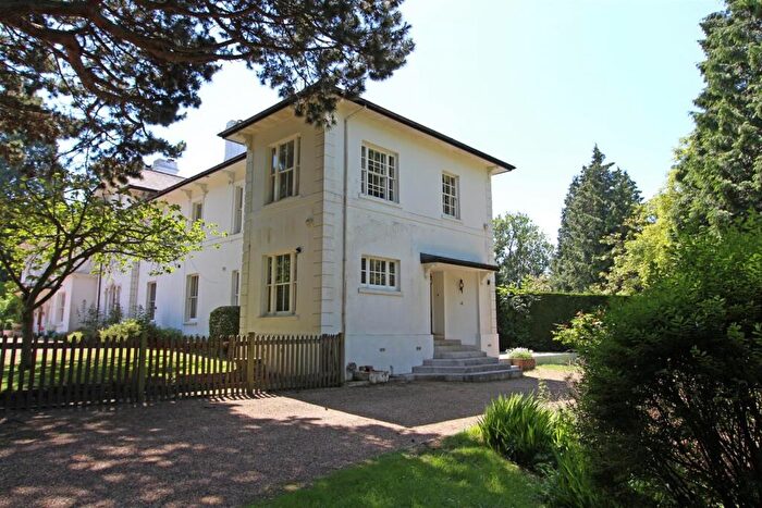 4 Bedroom Semi Detached House To Rent In Chipstead, CR5