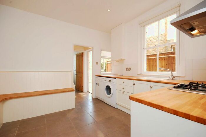 2 Bedroom Flat To Rent In Ashleigh Road, Mortlake, London, SW14
