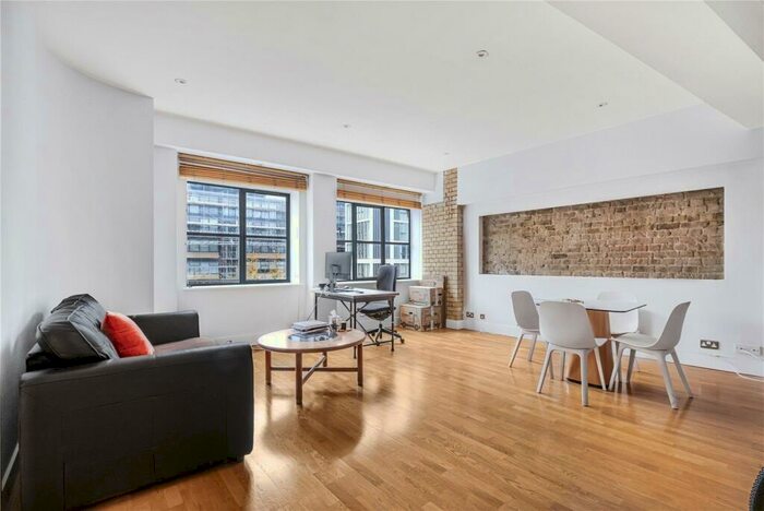 2 Bedroom Apartment To Rent In Kingsland Road, Hoxton, London, E2