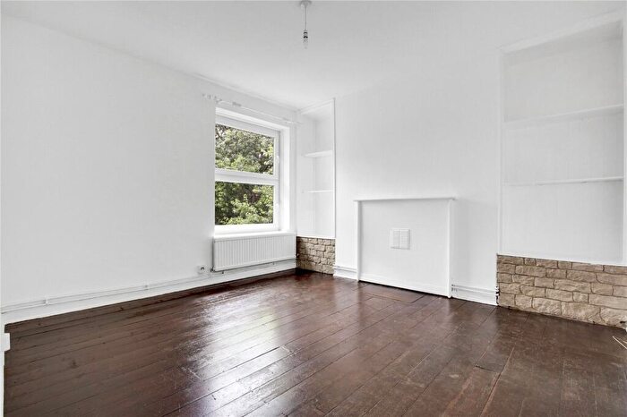 2 Bedroom Apartment To Rent In Maitland House, Bishops Way, London, E2