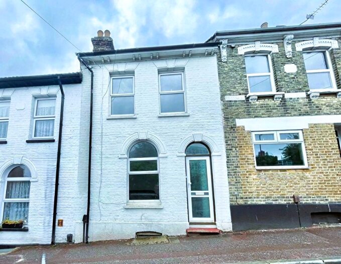 3 Bedroom Terraced House To Rent In Ordnance Street, Chatham, ME4