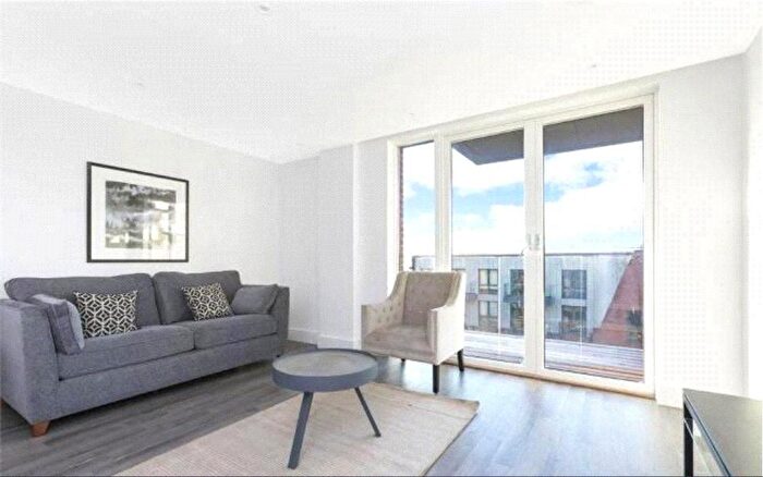 2 Bedroom Flat To Rent In Gaumont Place, Streatham Hill, Streatham, SW2