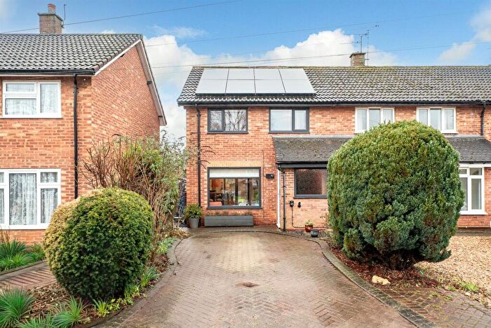 3 Bedroom House For Sale In Cell Barnes Lane, St. Albans, AL1