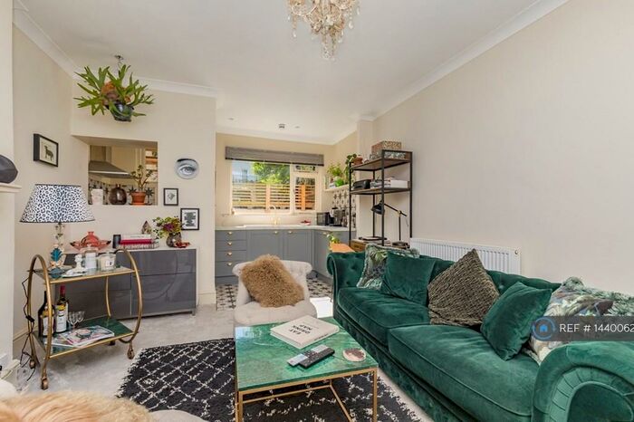 1 Bedroom Flat To Rent In Denmark Villas, Hove, BN3