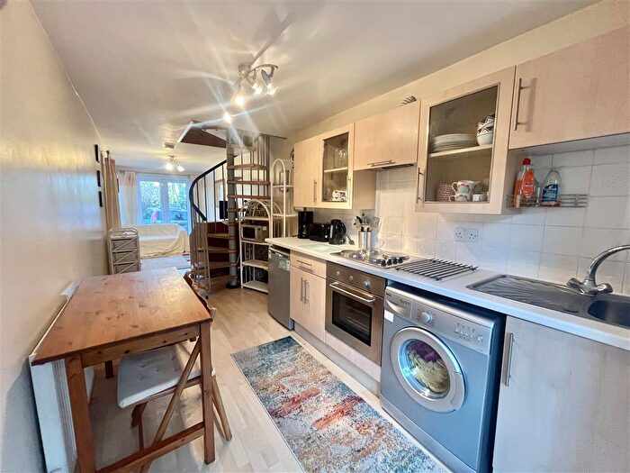 1 Bedroom Flat To Rent In Greenford Close, Nuthall, Nottingham, NG16