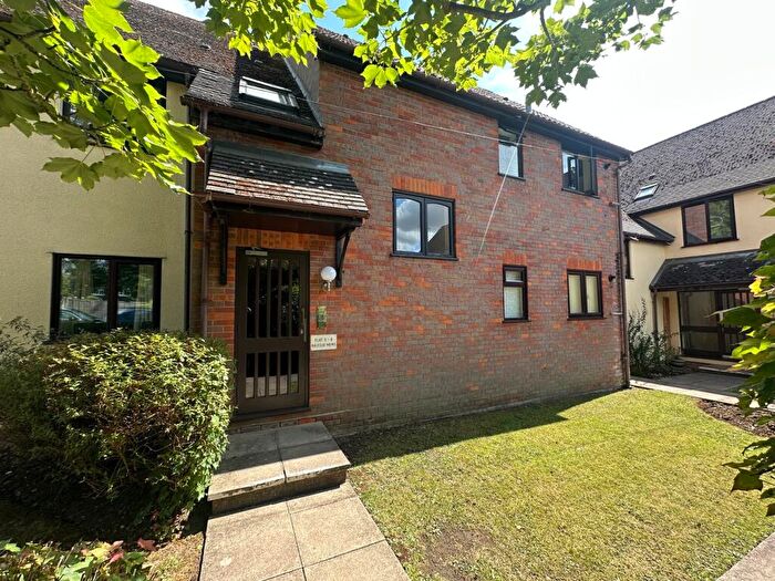 2 Bedroom Apartment For Sale In Balfour Mews, Bovingdon, HP3