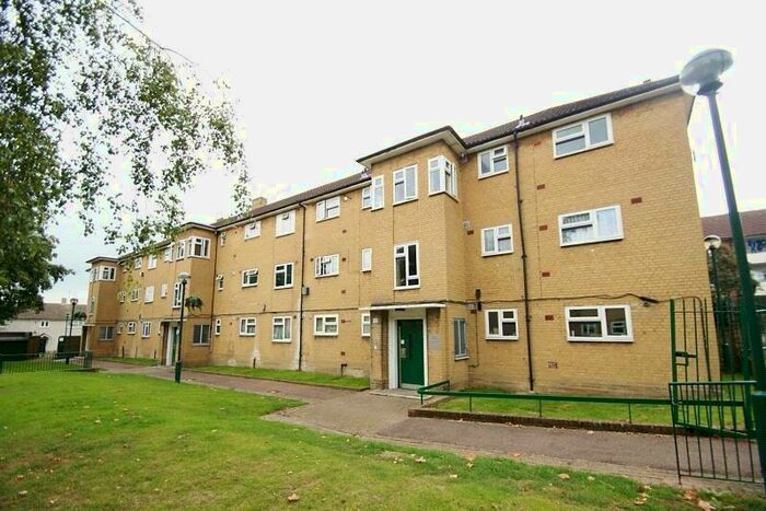1 Bedroom Apartment To Rent In Ampthill House, Montgomery Crescent, Romford, RM3