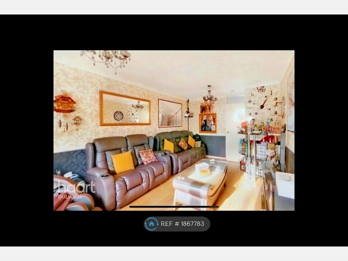 3 Bedroom Terraced House To Rent In London, London, SE15