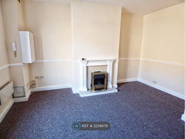 1 Bedroom Flat To Rent In Beacon Hill Road, Halifax, HX3