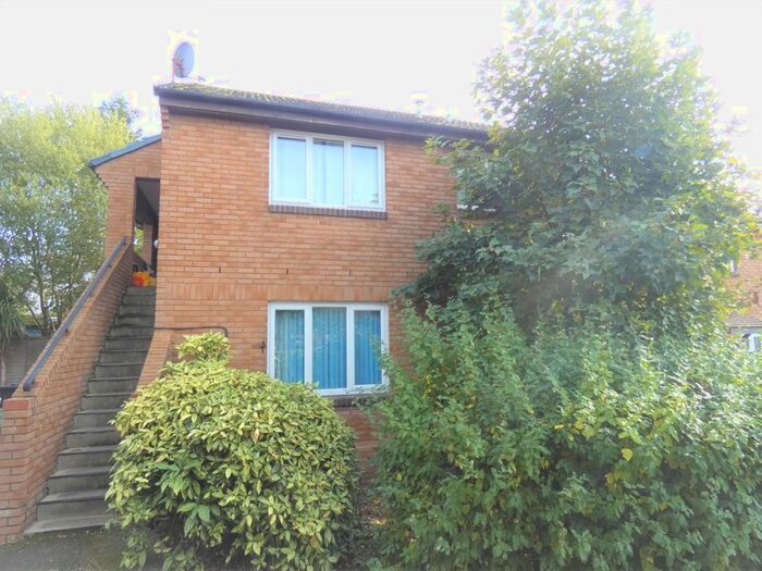 1 Bedroom Flat To Rent In Cambrian Close, Bursledon, SO31
