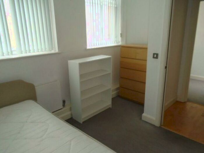 2 Bedroom Flat To Rent In Apt Dain Court, B29