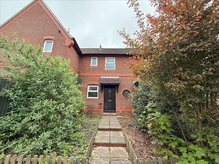 2 Bedroom Terraced House To Rent In Barton Drive, Hamble-le-Rice, SO31