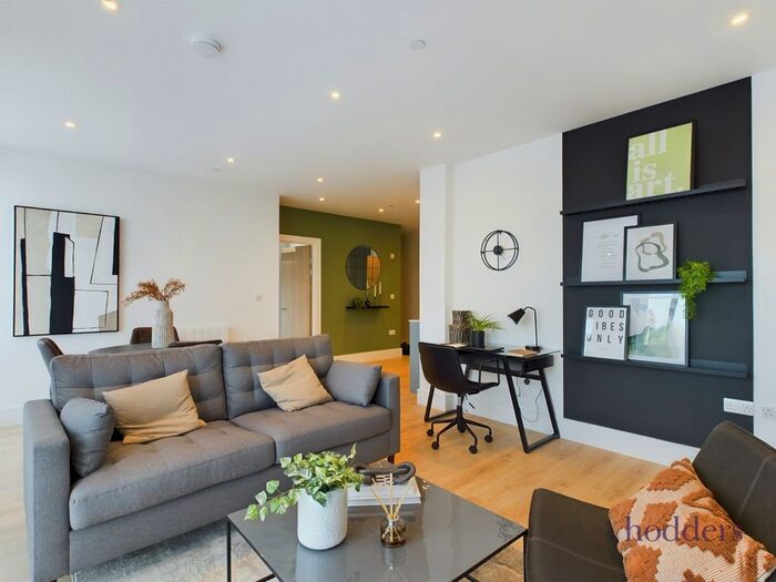 1 Bedroom Flat To Rent In Pyrcroft Road, Chertsey, Surrey, KT16