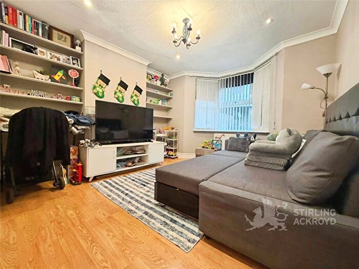 2 Bedroom Semi Detached House To Rent In Haydon Place, Guildford, Surrey, GU1