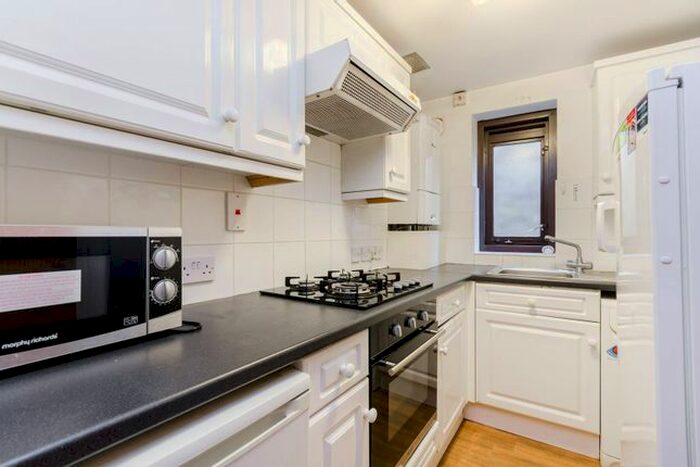 3 Bedroom Flat To Rent In Old London Road, Kingston, Kingston Upon Thames, KT2
