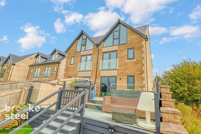4 Bedroom Town House For Sale In Pilgrim Gardens, Edenfield, BL0