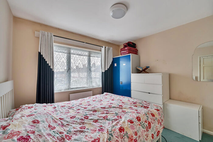 3 Bedroom Terraced House For Sale In Upton Road, Thornton Heath, CR7