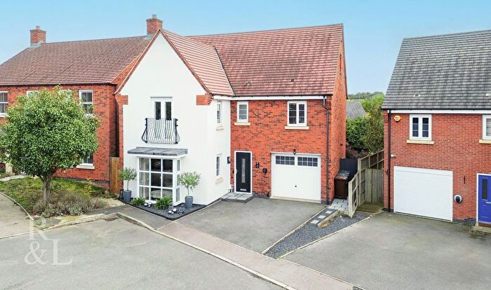 5 Bedroom Detached House For Sale In Westminster Drive, Church Gresley, DE11