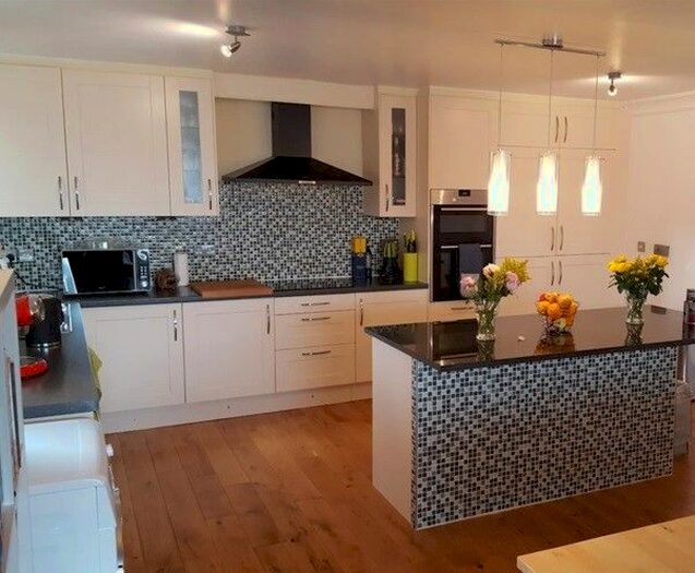 3 Bedroom Flat To Rent In William Morris Way, London, SW6