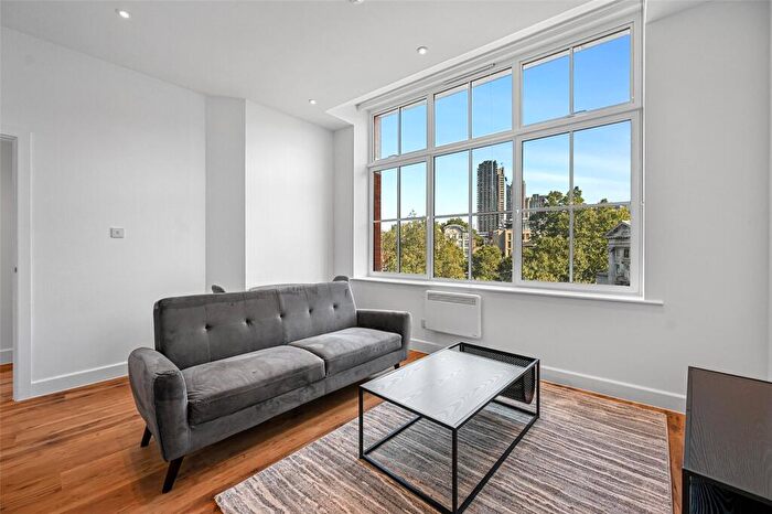 1 Bedroom Apartment To Rent In West Smithfield, London, EC1A