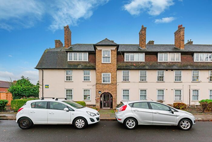 2 Bedroom Flat To Rent In Green Lane, Morden, SM4