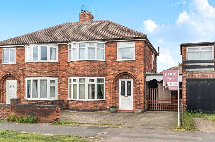 3 Bedroom Semi-Detached House For Sale In Highthorn Road, York, YO31