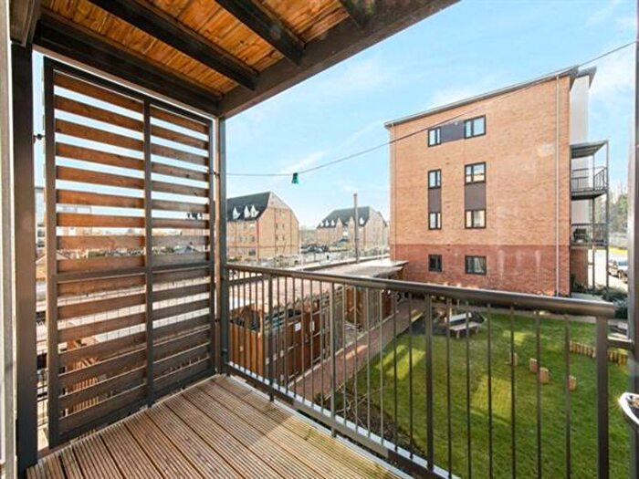 2 Bedroom Flat To Rent In Grade Close, Elstree, WD6