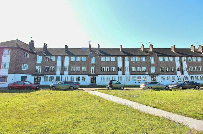 2 Bedroom Flat To Rent In Great West Road, Osterley, Isleworth, TW7