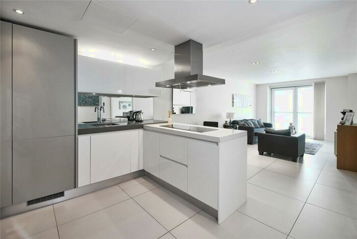 1 Bedroom Flat To Rent In Bezier Apartments, City Road, Old Street, London, EC1Y