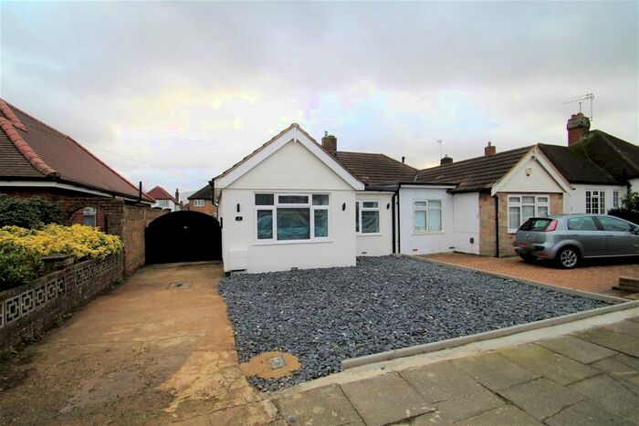 4 Bedroom Bungalow To Rent In The Croft, Ruislip, HA4