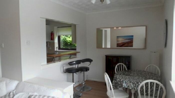 2 Bedroom Flat To Rent In Oystermouth Court, Mumbles, Swansea., SA3