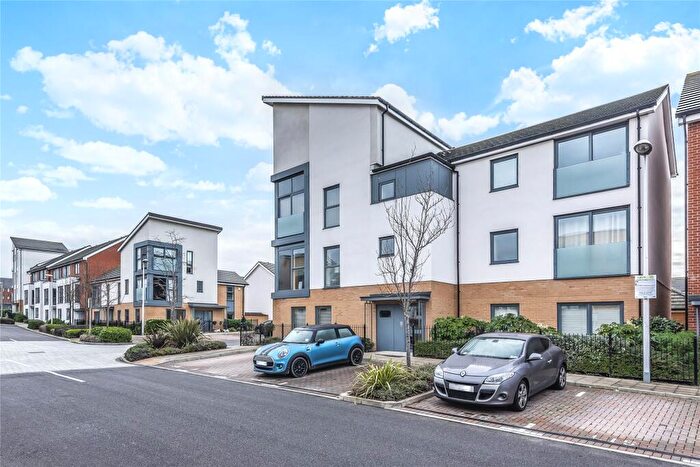 2 Bedroom Flat To Rent In Drake Way, Reading, Berkshire, RG2